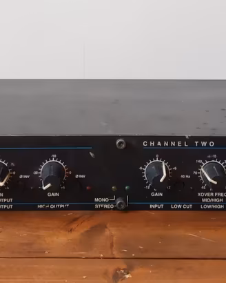 Crossover analogico professionale dbx 223