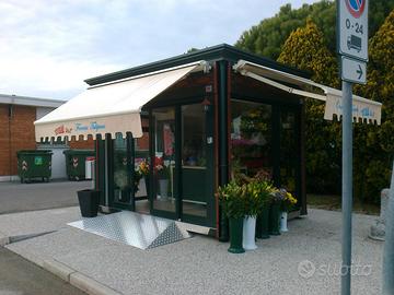 Chiosco/Edicola per vendita fiori - giornali o alt