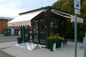 Chiosco/Edicola per vendita fiori - giornali o alt