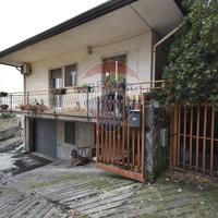 Villa o villino - Zafferana Etnea