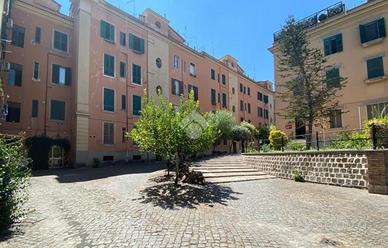 2 LOCALI A ROMA