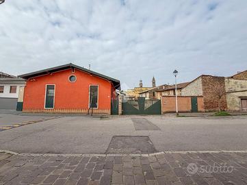 CAPANNONE A SORESINA