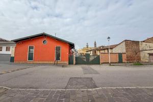 CAPANNONE A SORESINA