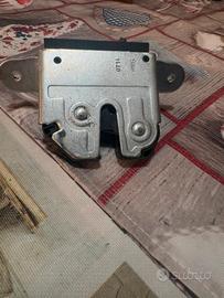 serratura cofano post fiat 500l