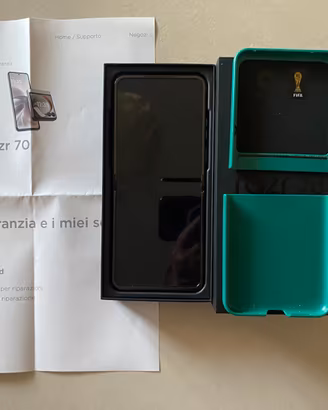 Motorola razr 70 con 2 anni di garanzia