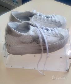 Sneakers brand 2STAR