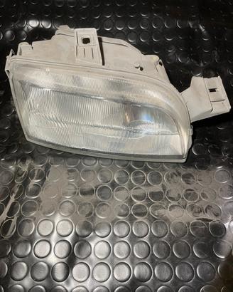 Faro sx fiat punto