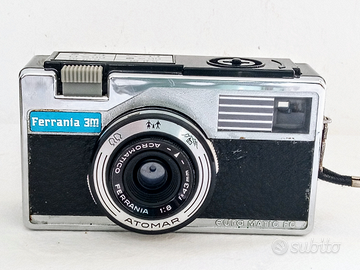 Macchina fotografica Ferrania 3 M vintage
