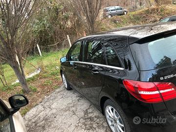 Mercedes Benz B 200 4  Matic