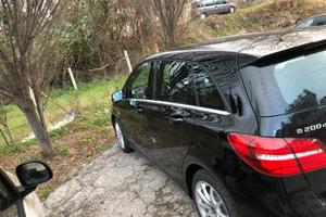 Mercedes Benz B 200 4  Matic