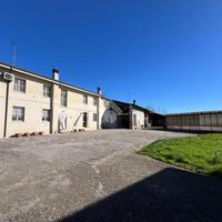 CASA INDIPENDENTE A ACQUANEGRA SUL CHIESE