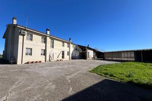 CASA INDIPENDENTE A ACQUANEGRA SUL CHIESE