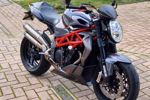 MV AGUSTA BRUTALE 1090RR