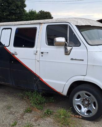 Dodge van da restaurare 