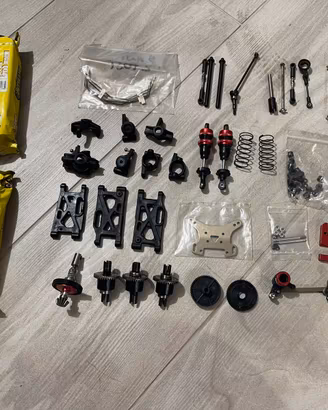 Lotto ricambi LC RACING 1/14 + treno gomme Matrix