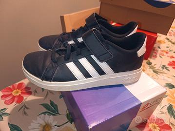 Scarpe da bambino Adidas misura 34.