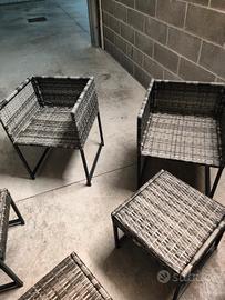 set sedie e pouf in rattan