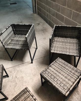 set sedie e pouf in rattan