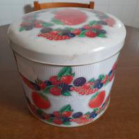 Scatole di latta vuote 