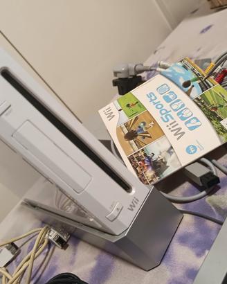 Nintendo Wii+ gioco Fifa in omaggio 