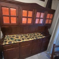 Credenza con vetrina in legno massiccio