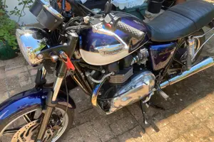 Triumph Bonneville SE