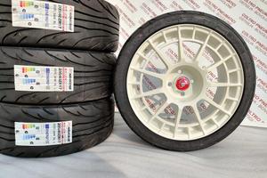 Cerchi In Lega da 17 Per Fiat 500 Abarth Con Gomme