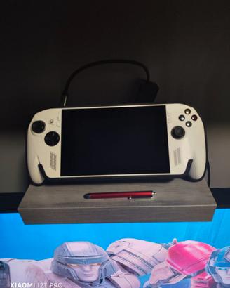 Xbox rog ally + adattatore per TV.