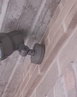 Proiettore da parete per esterni "I Gzzini"