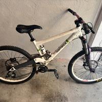 Commencal Meta Mountain Bike Freeride