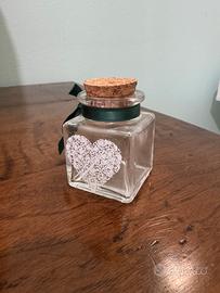 Barattolo di vetro decorato con tappo di sughero