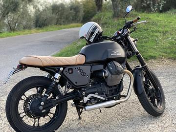Moto Guzzi V7 Stone