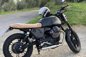 Moto Guzzi V7 Stone