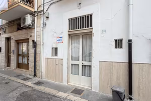 2 LOCALI A MANFREDONIA