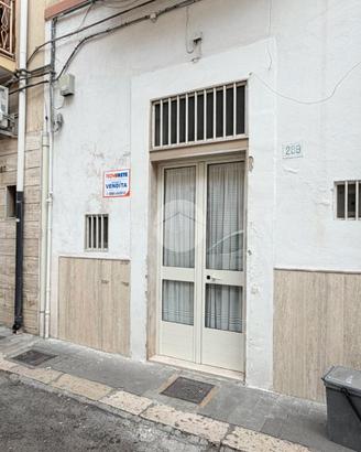2 LOCALI A MANFREDONIA