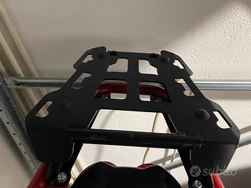 Piastra per bauletto mytech e/o Guzzi. V85 TTGuzzi