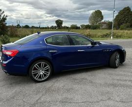 Vivi l'esperienza Maserati Ghibli 2015,330 CV