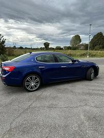 Vivi l'esperienza Maserati Ghibli 2015,330 CV