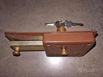 Vecchia Serratura esterna.