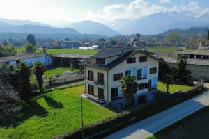 Villa di 600 m² con più di 5 locali e box auto dop