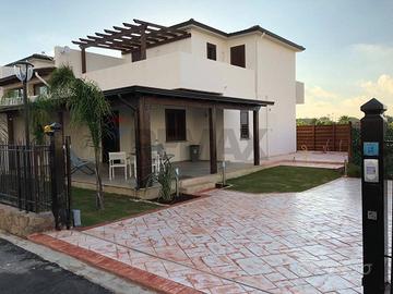 Villa o villino - Campofelice di Roccella