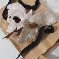 Maschera artigianale in cuoio