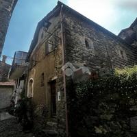 CASA SEMINDIPENDENTE A PIANELLO DEL LARIO