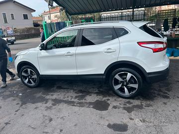 Nissan Qashqai 4x4 tecna