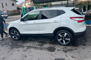 Nissan Qashqai 4x4 tecna