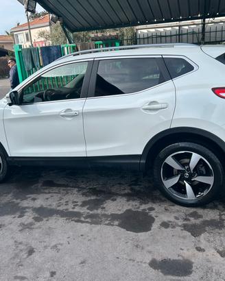 Nissan Qashqai 4x4 tecna