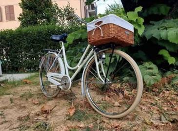 Bici da donna restaurata con freni a bacchetta