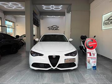 Alfa Romeo Giulia 2.2 Turbodiesel 210 CV AT8 AWD Q