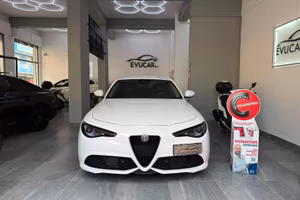 Alfa Romeo Giulia 2.2 Turbodiesel 210 CV AT8 AWD Q