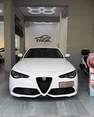 Alfa Romeo Giulia 2.2 Turbodiesel 210 CV AT8 AWD Q